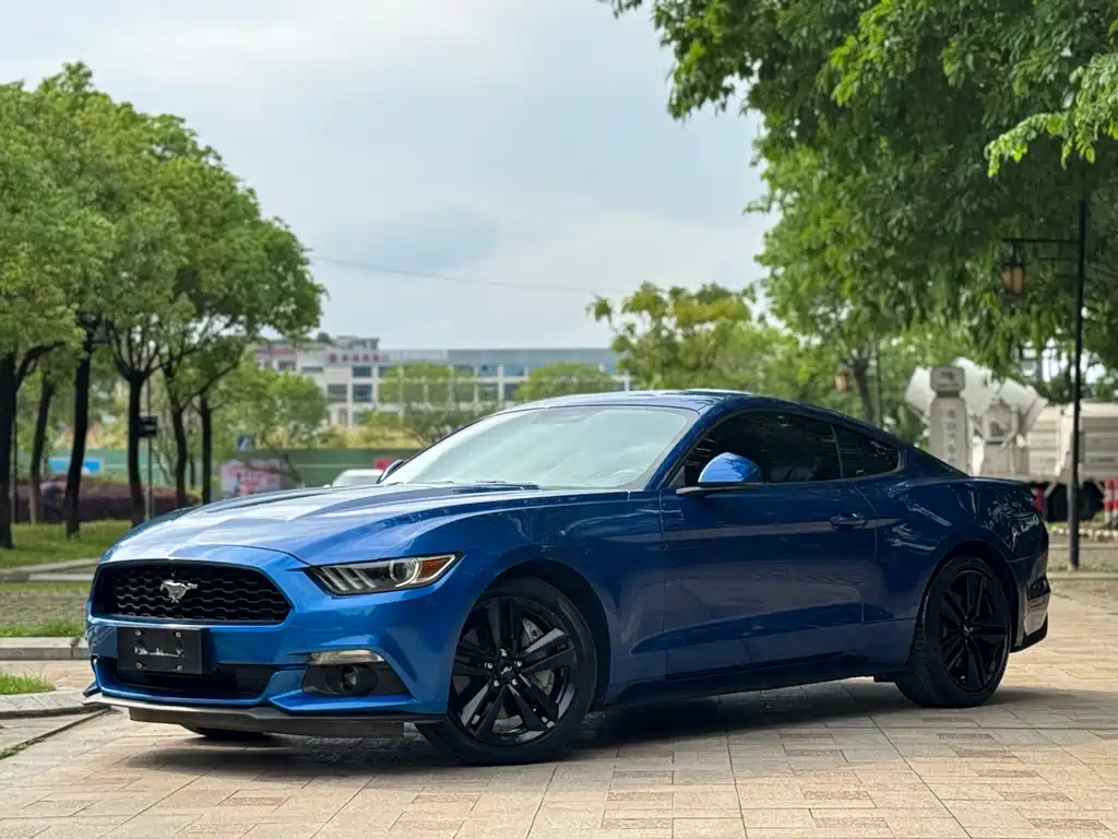 Ford Mustang 2018 — фото 1