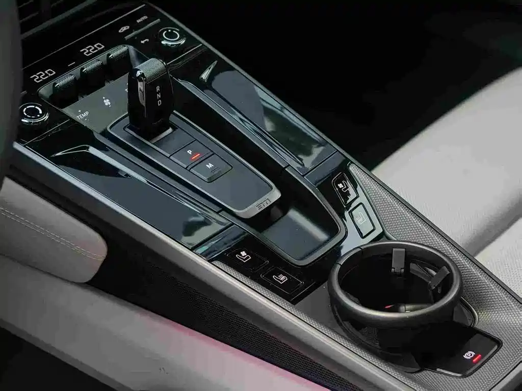 Porsche 911 2025 — фото 12