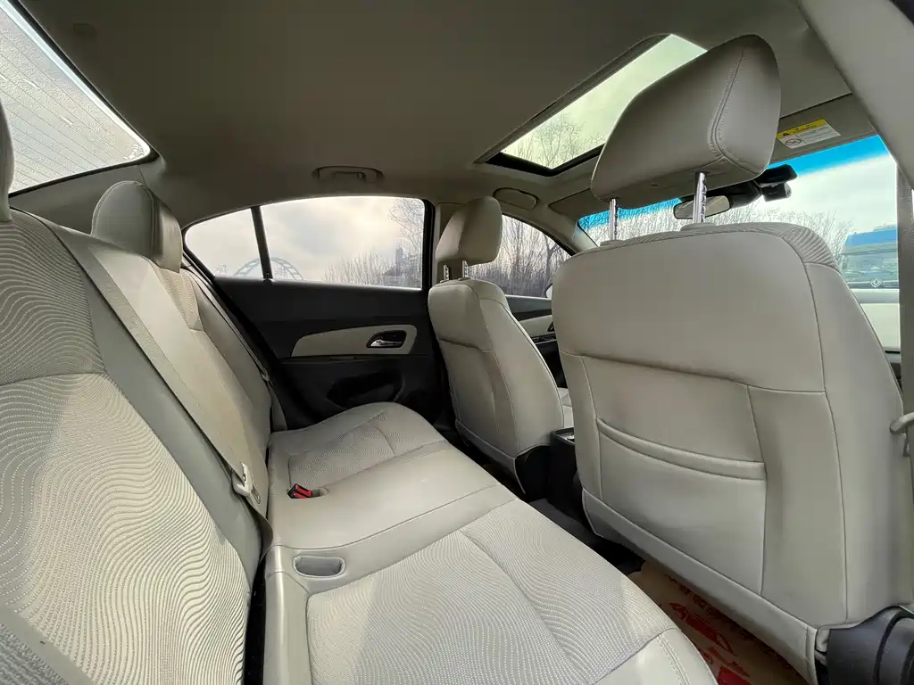 Chevrolet Cruze 2015 — фото 11
