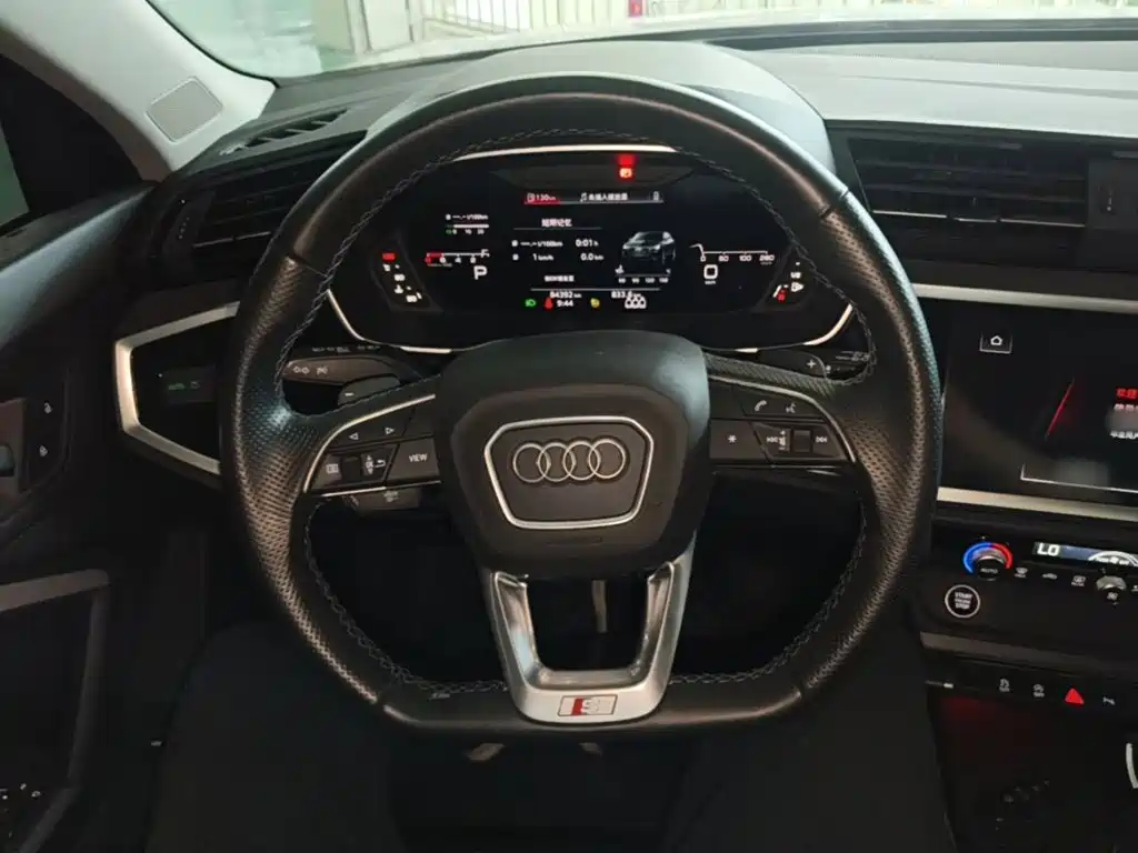 Audi Q3 Sportback 2022 — фото 11