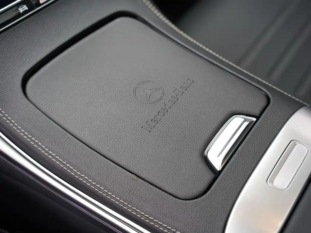 Mercedes-Benz C-Class 2024 — фото 24