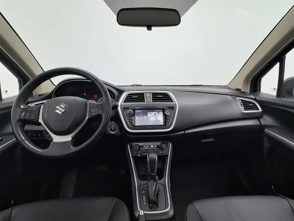 Suzuki S-Cross 2015