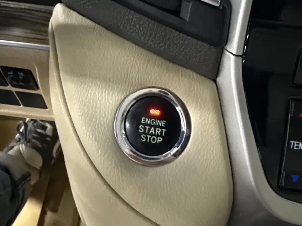 Toyota Land Cruiser 2016 — фото 26