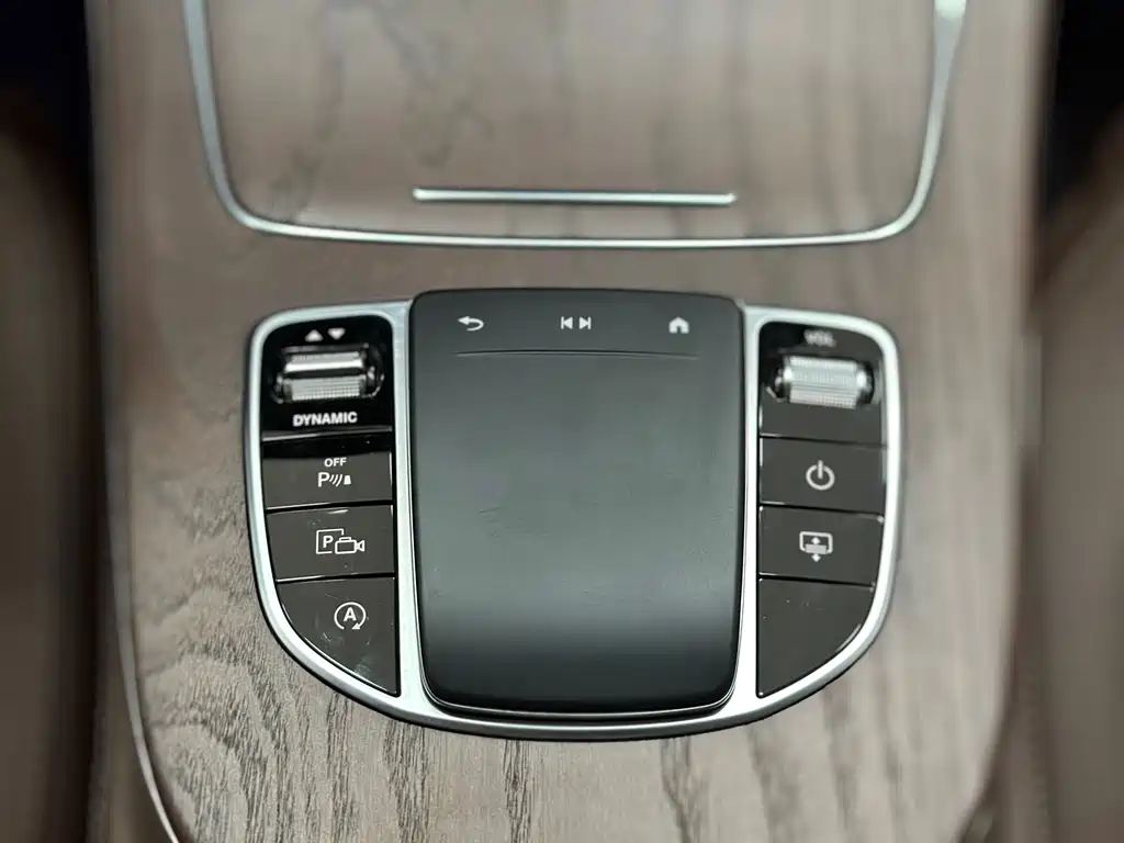 Mercedes-Benz E-Class 2022 — фото 14
