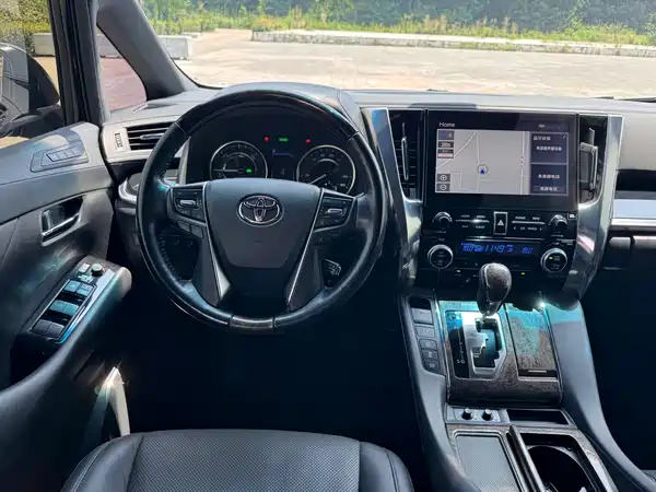 Toyota Vellfire 2022