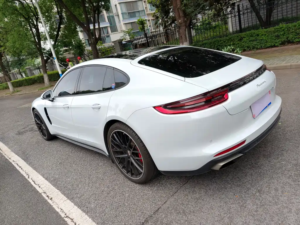 Porsche Panamera 2018 — фото 8