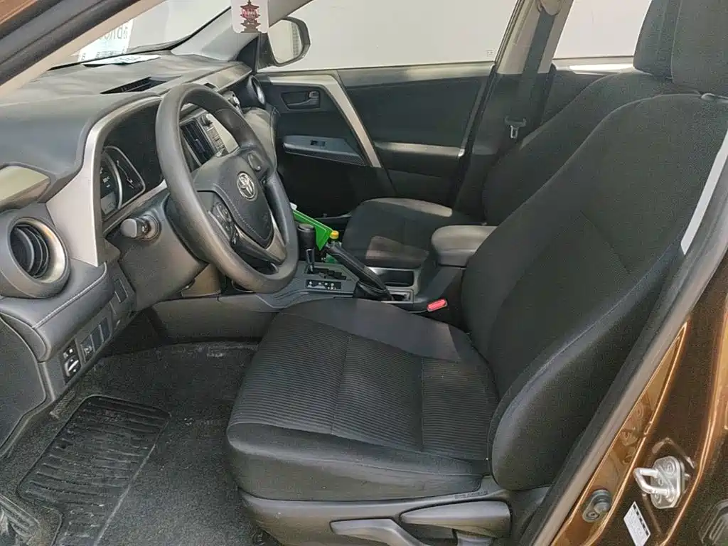 Toyota RAV4 2015 — фото 15