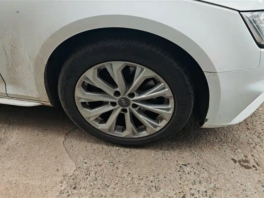 Audi A4L 2019