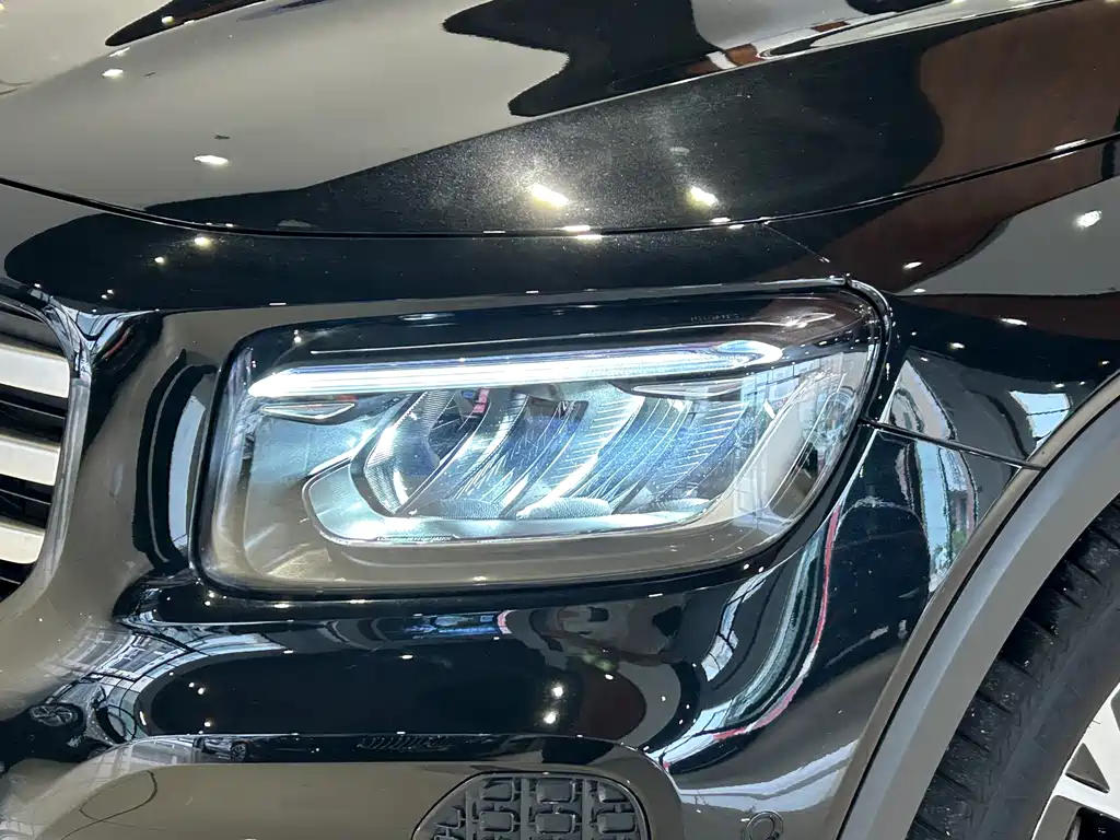 Mercedes-Benz GLB 2024