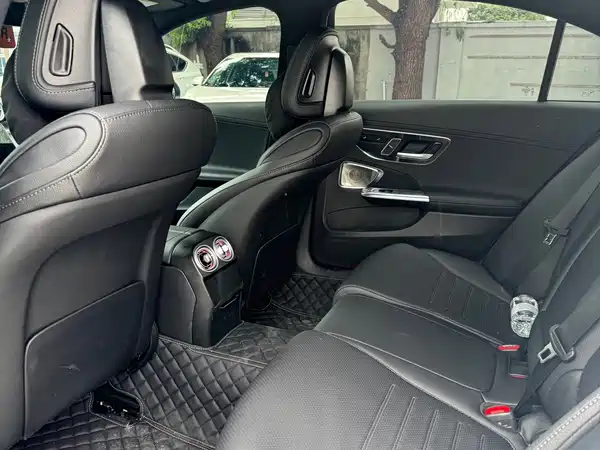 Mercedes-Benz C-Class 2025