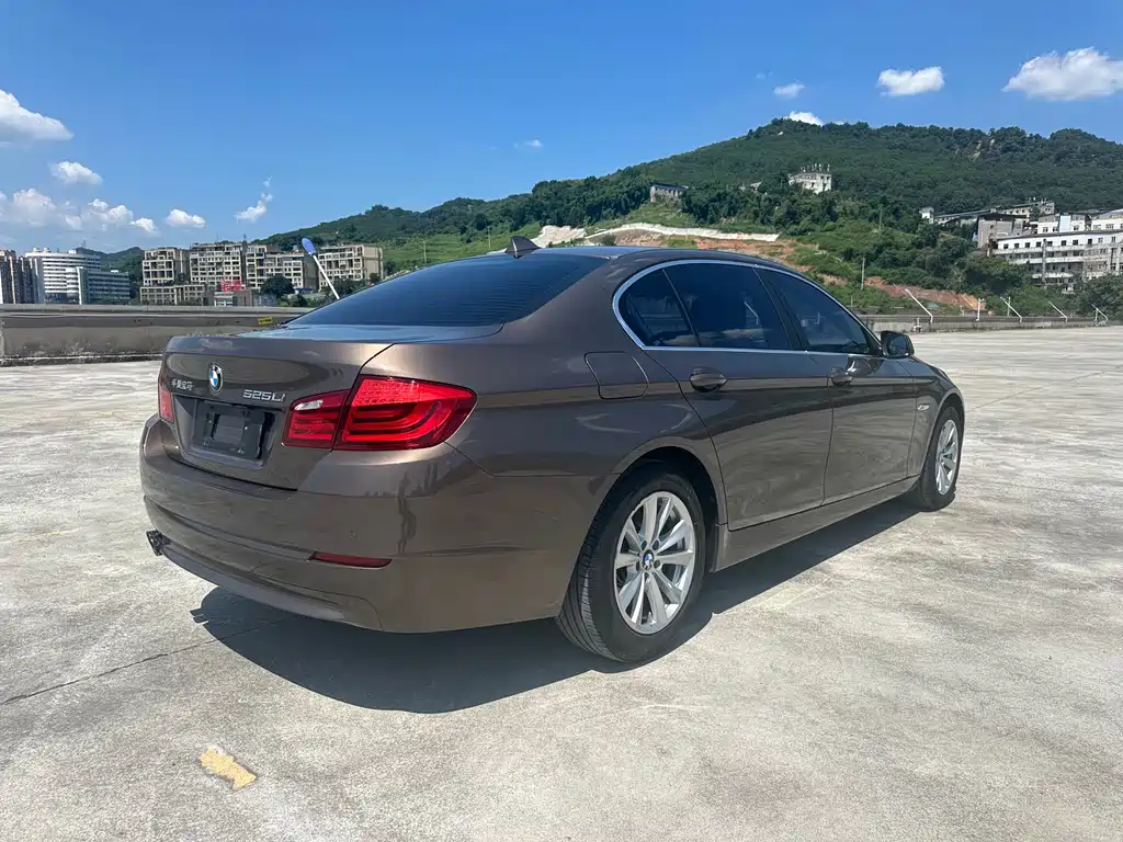 BMW 5 Series 2012