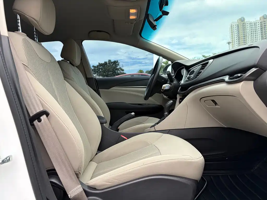 Buick Excelle 2016 — фото 13