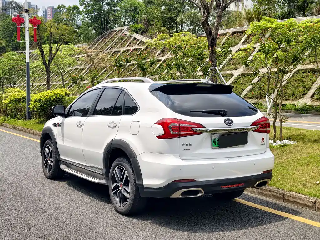 BYD Tang New Energy 2015 — фото 3
