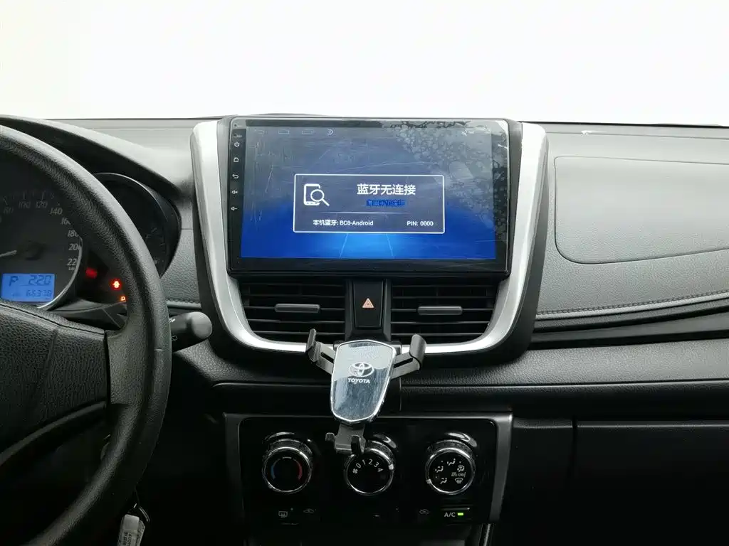 Toyota Yaris L 2019 — фото 12