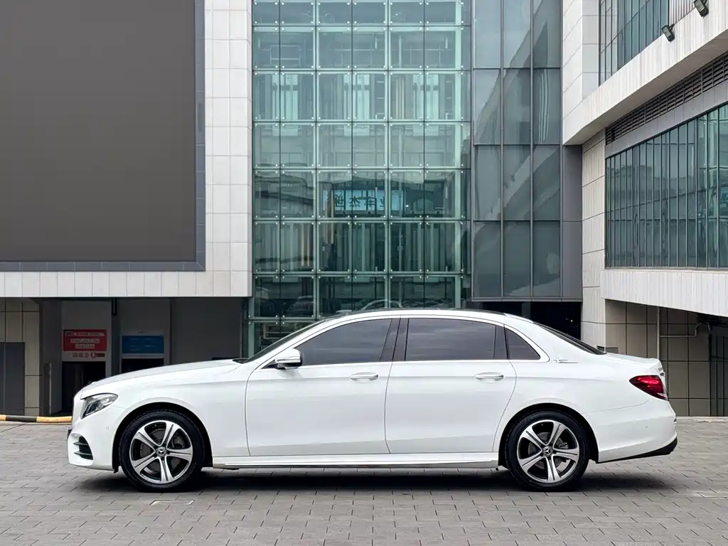Mercedes-Benz E-Class 2020 — фото 14