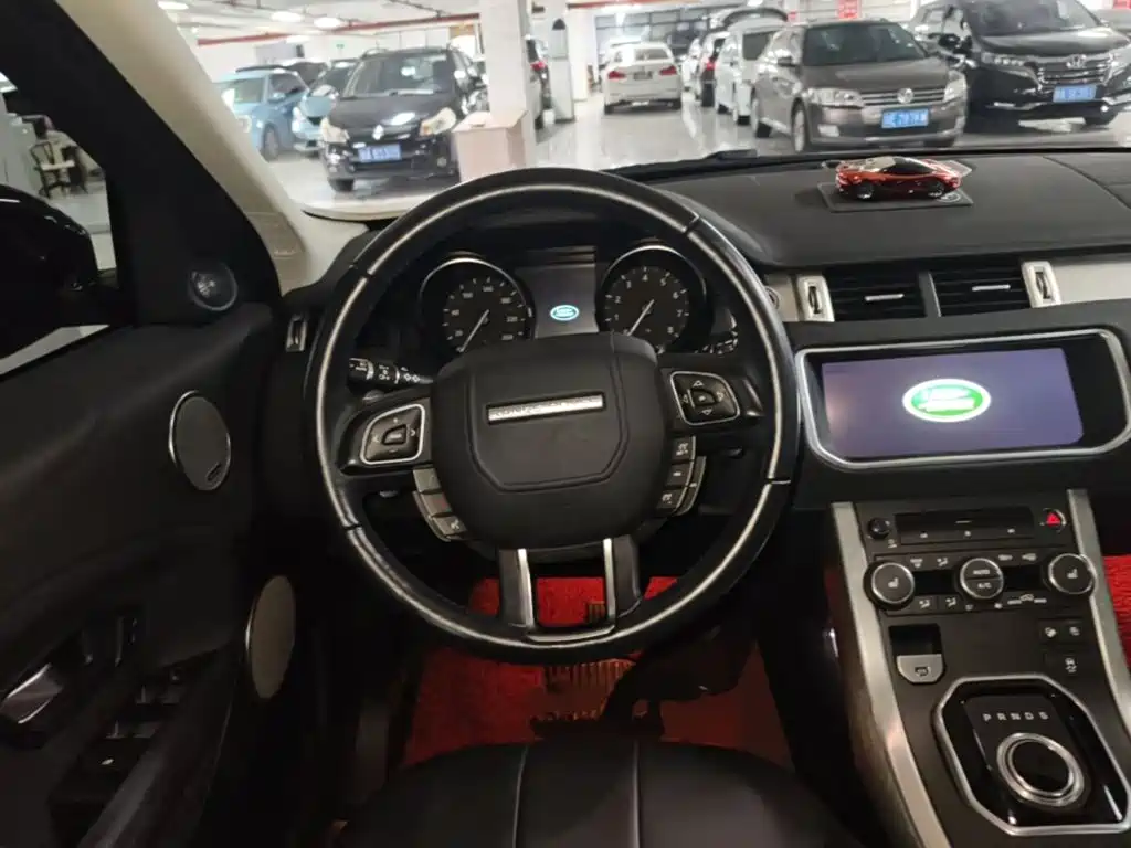 Land Rover Evoque 2019 — фото 11