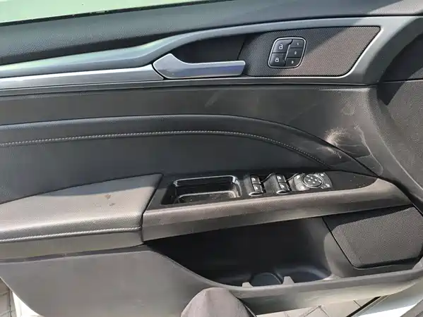 Ford Mondeo 2014