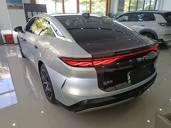 BYD Han L 2025