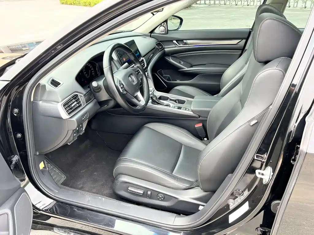 Honda Accord 2023 — фото 10