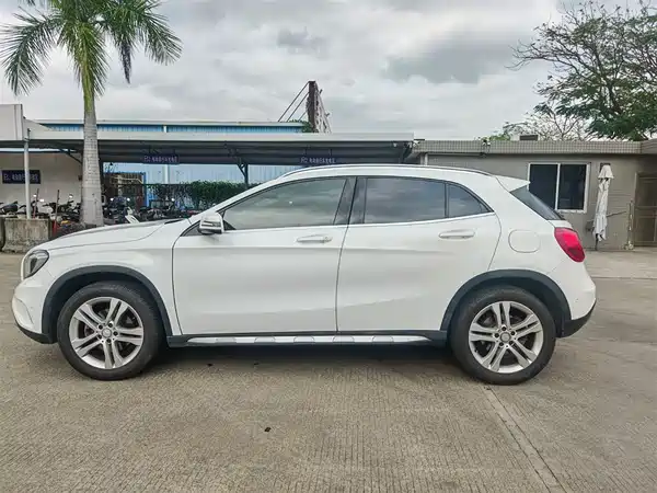Mercedes-Benz GLA 2016