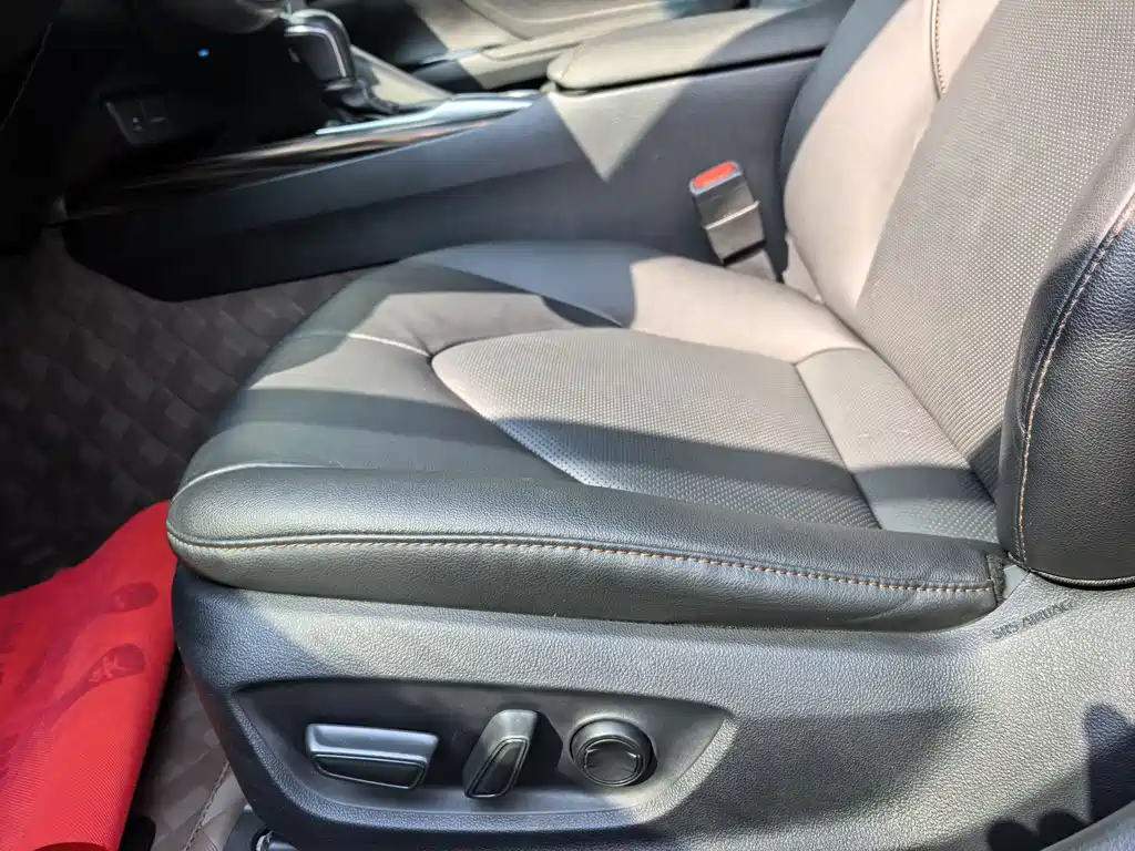 Toyota Camry 2019 — фото 10
