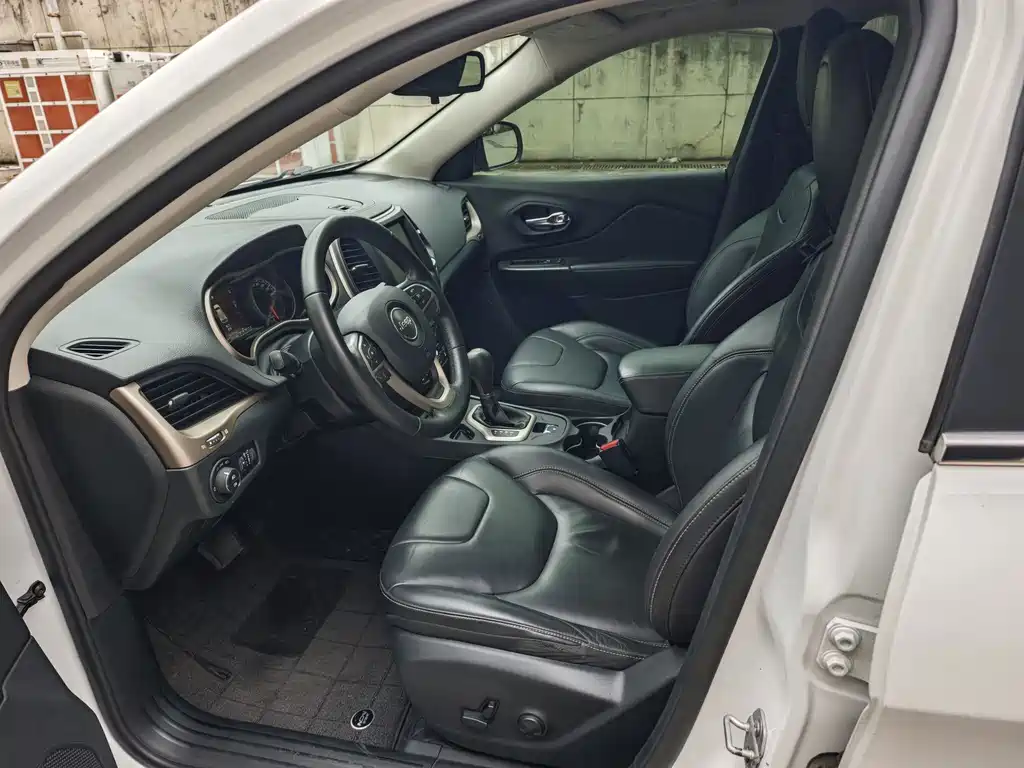 Jeep Cherokee 2016