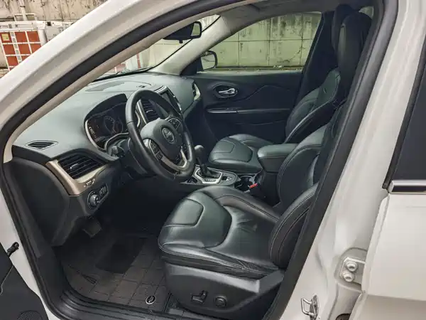 Jeep Cherokee 2016