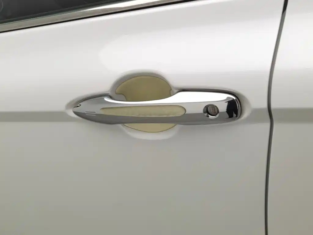Toyota Camry 2023 — фото 18
