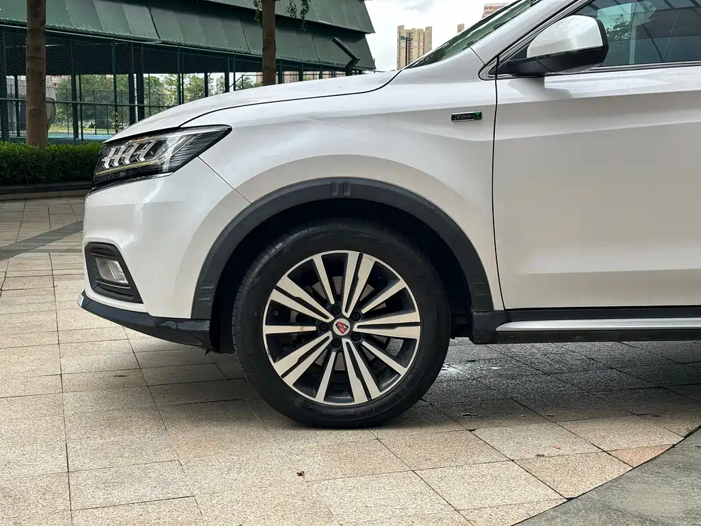 Roewe RX5 New Energy 2018 — фото 4