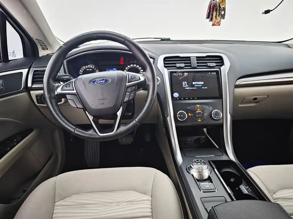 Ford Mondeo 2018 — фото 19