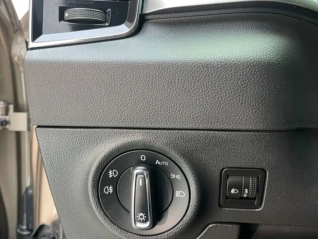 Skoda Karoq 2023 — фото 12