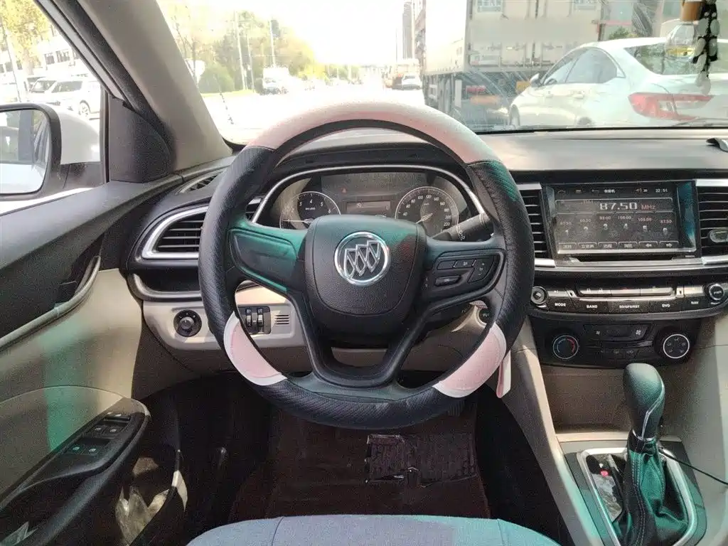 Buick Excelle 2015 — фото 11