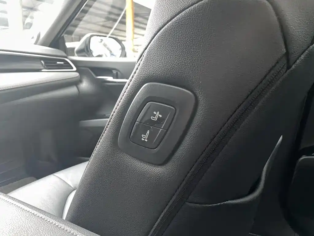 Toyota Camry 2022 — фото 11