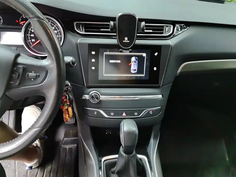 Peugeot 408 2015 — фото 13