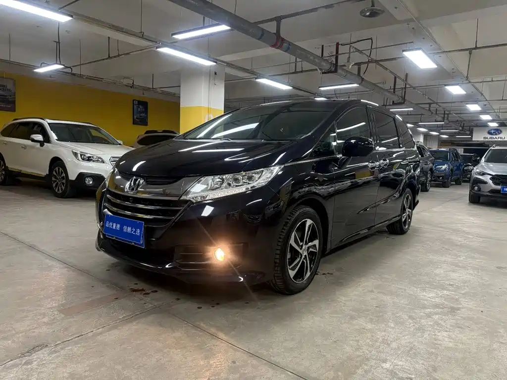 Honda Odyssey 2017 — фото 1