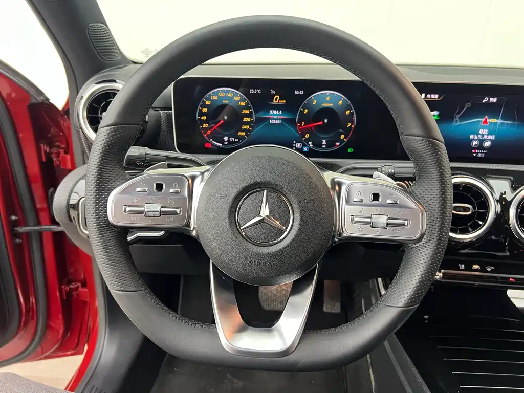 Mercedes-Benz A-Class 2019 — фото 13