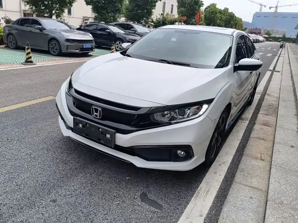Honda Civic 2021 — фото 1