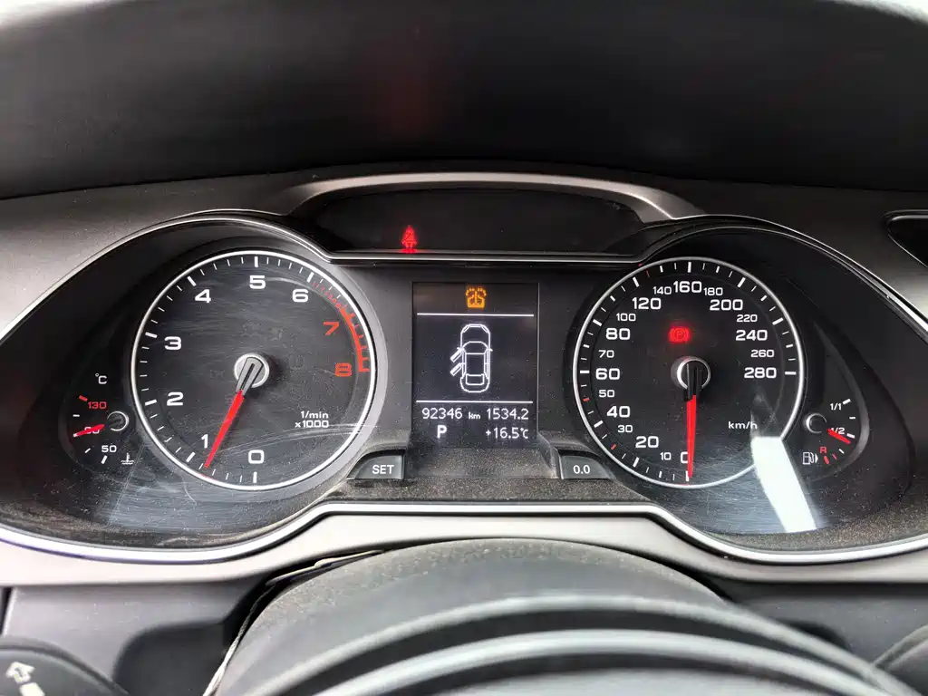 Audi A4L 2015 — фото 14