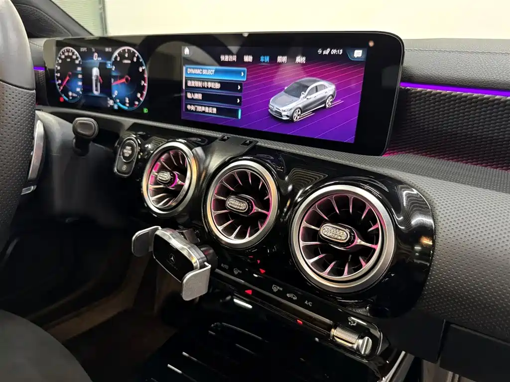 Mercedes-Benz A-Class 2021 — фото 14