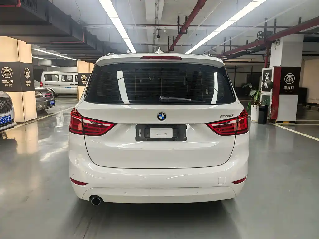 BMW 2 Series Wagon 2018 — фото 4