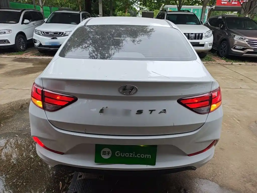 Hyundai Elantra 2022