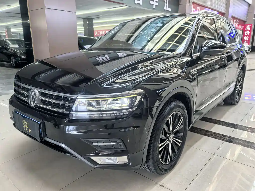 Volkswagen Tiguan L 2018 — фото 1