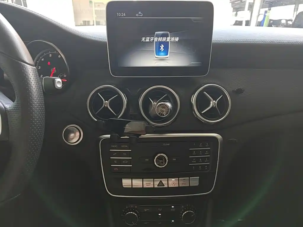 Mercedes-Benz GLA 2018 — фото 13
