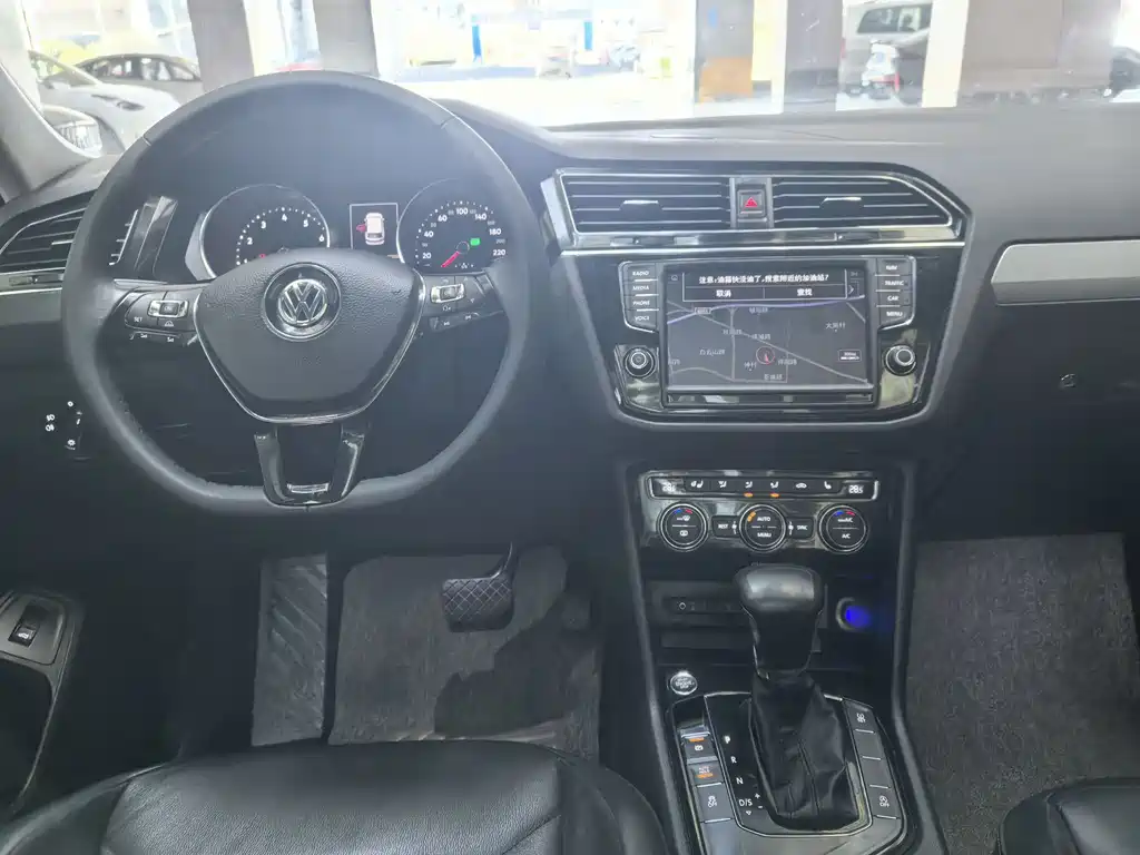 Volkswagen Tiguan L 2018 — фото 16