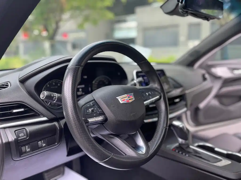 Cadillac CT4 2021 — фото 10