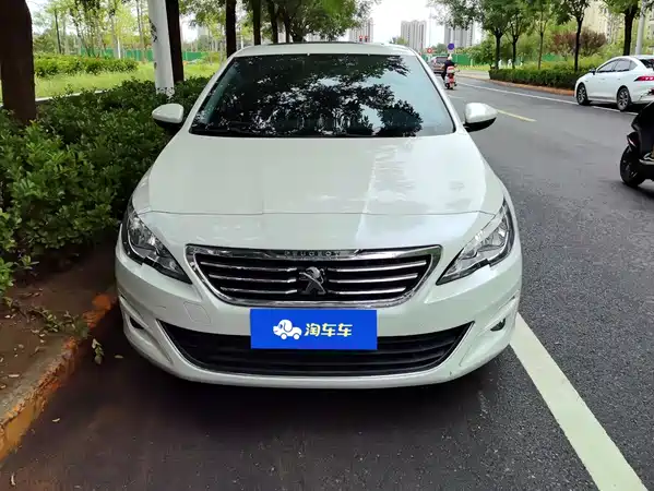 Peugeot 408 2015