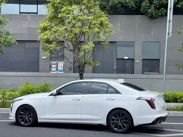 Cadillac CT4 2021