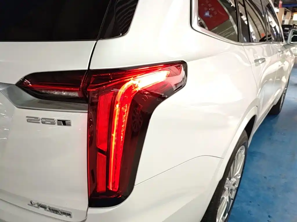 Cadillac XT6 2021 — фото 8