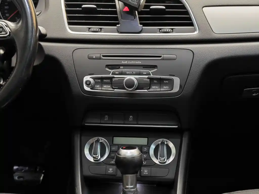 Audi Q3 2015 — фото 19