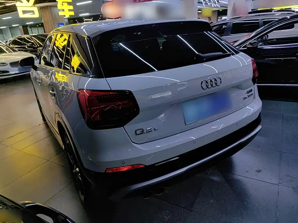 Audi Q2L 2020 — фото 5